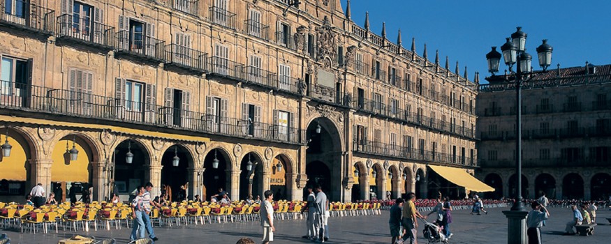 De Plaza Mayor, het meest gezellige plein van Salamanca en het mooiste van Spanje.