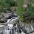 Voor een reeks spectaculaire watervallen en een gezonde boswandeling is het prachtig gelegen Lillaz een must.